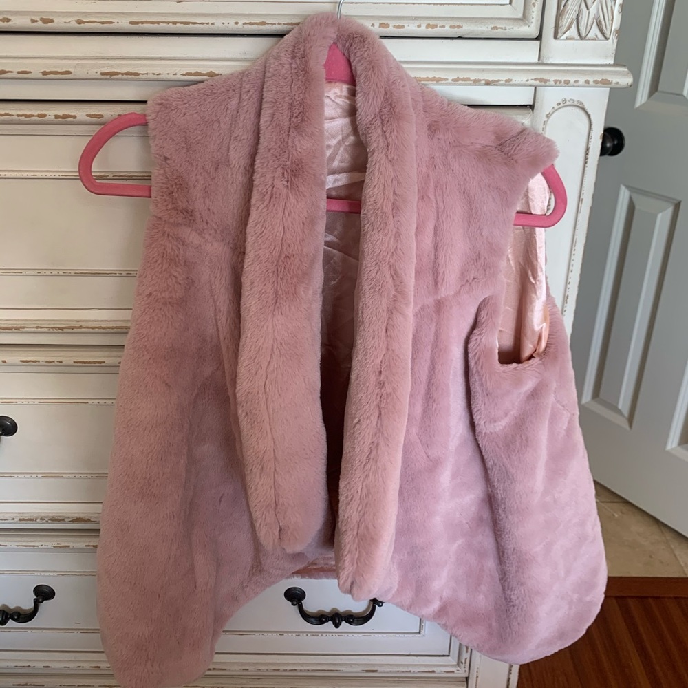 Pink furry vest!